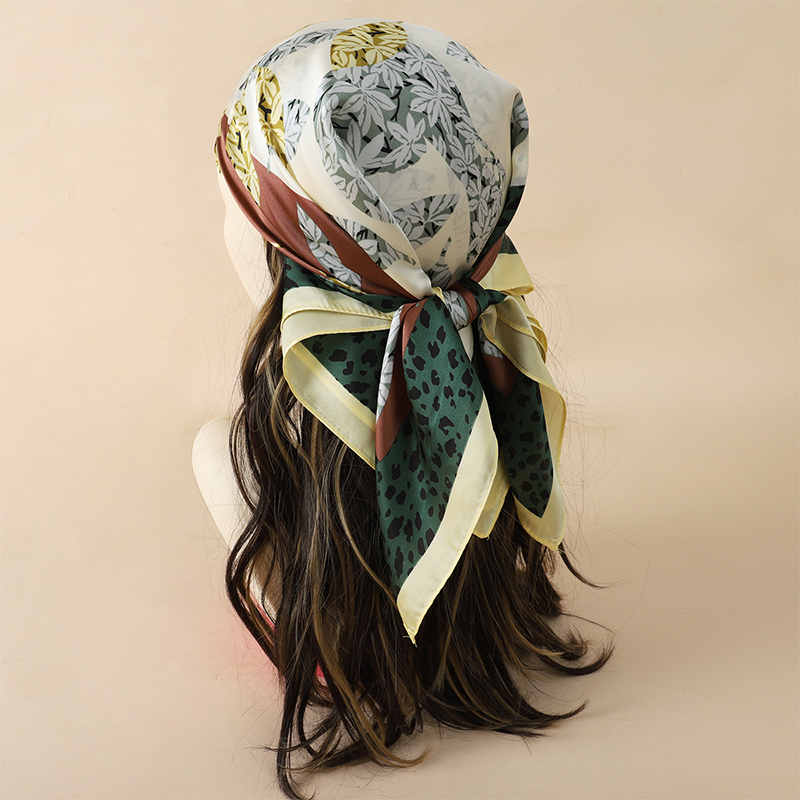 70x70 cm Sciarpa da donna Sens - Silk Neck Scarf recensione e prezzo
